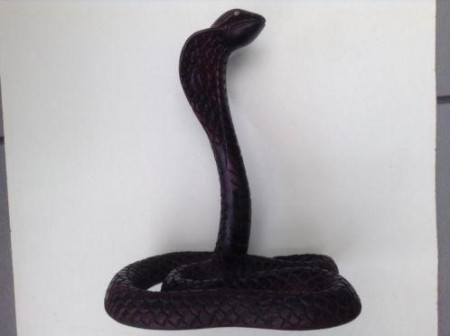  Houten cobra, 25 cm hoog € 29,90